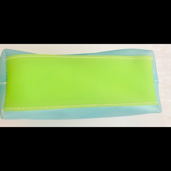 New Blue iPhone Case small r on Front 8” by 5” Make Up Jana Feifer - Picture 10 of 11